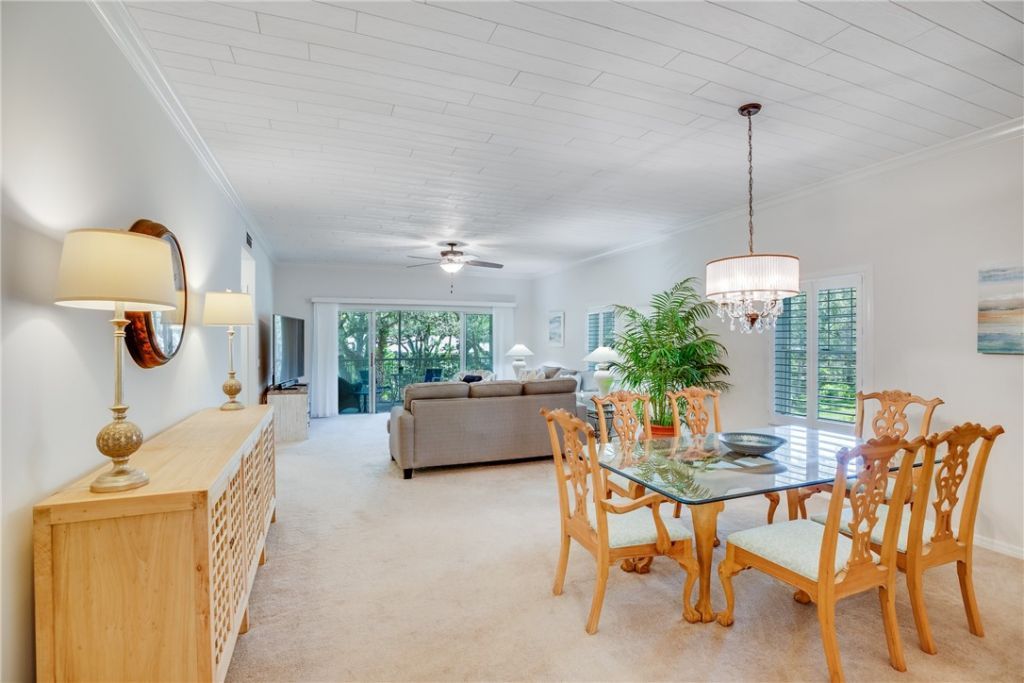 107 W Park Shores Circle, Unit 28W, Vero Beach, FL 32963 Photo