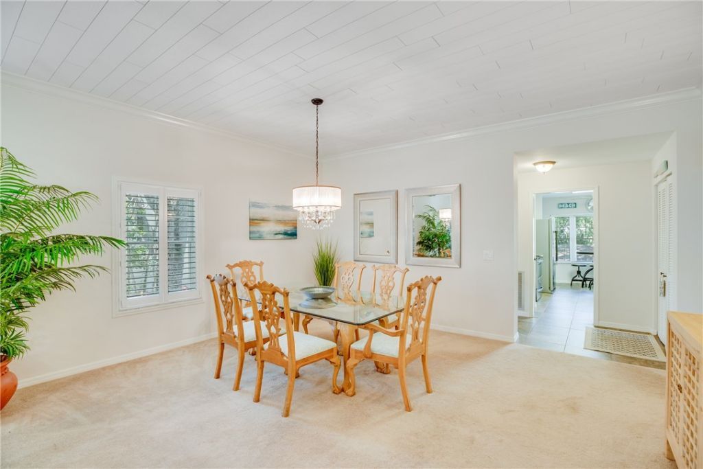 107 W Park Shores Circle, Unit 28W, Vero Beach, FL 32963 Photo