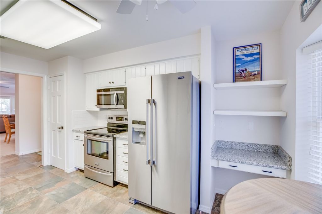 107 W Park Shores Circle, Unit 28W, Vero Beach, FL 32963 Photo