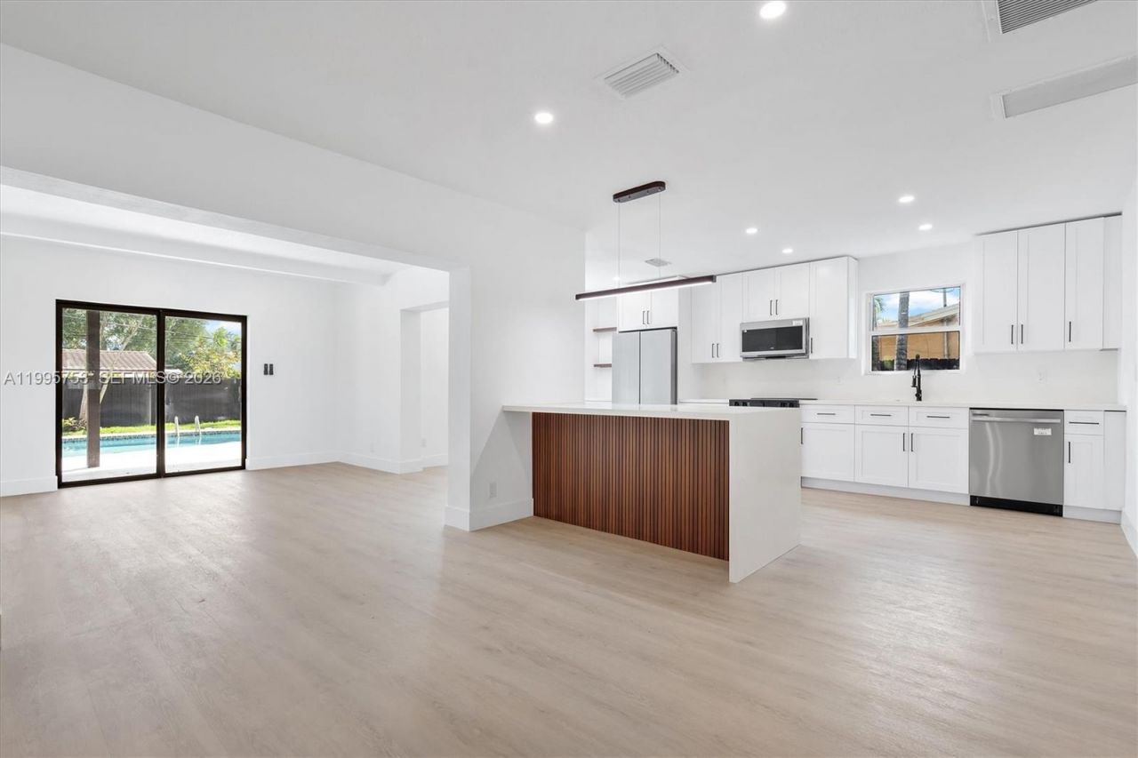 2704 Cleveland St , Hollywood, FL 33020 Photo