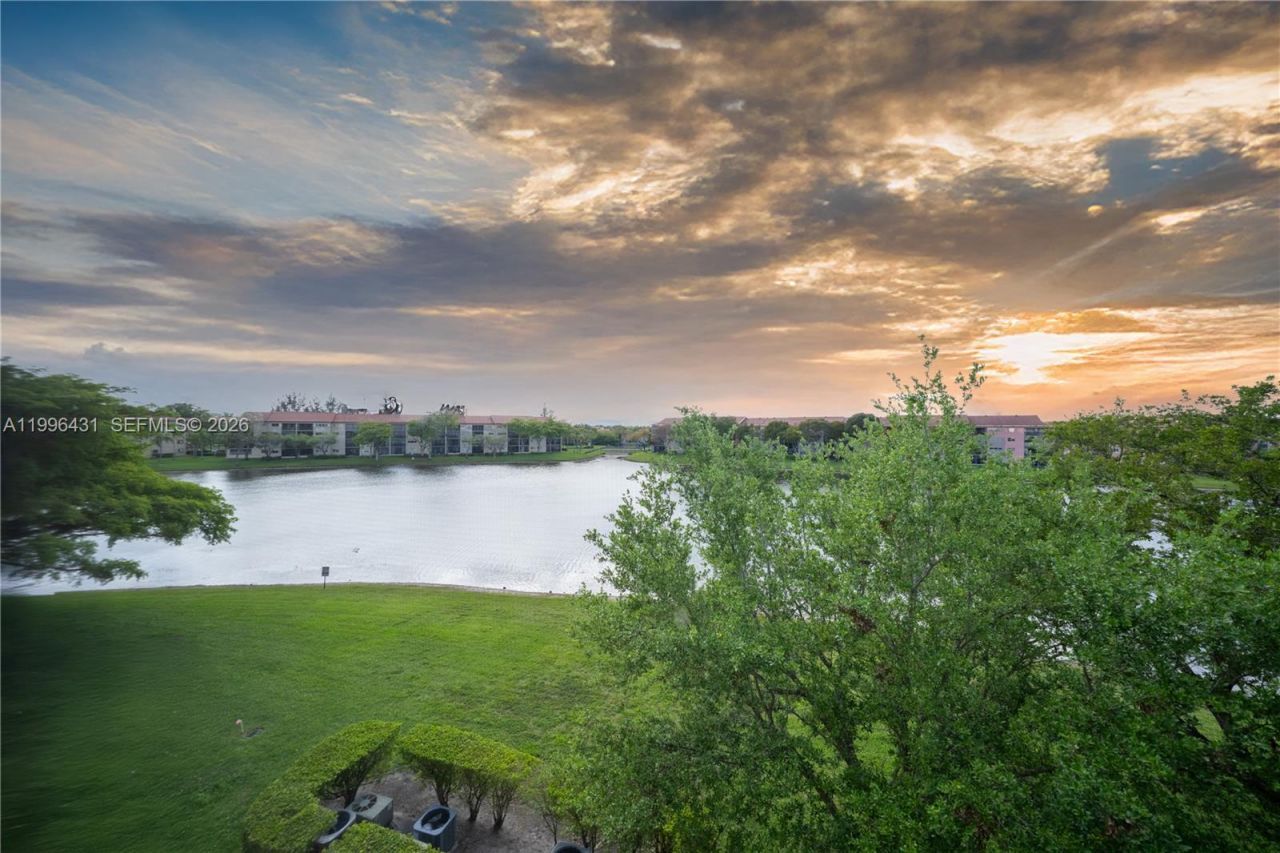 850 SW 138th Ave , Unit 411D, Pembroke Pines, FL 33027 Photo