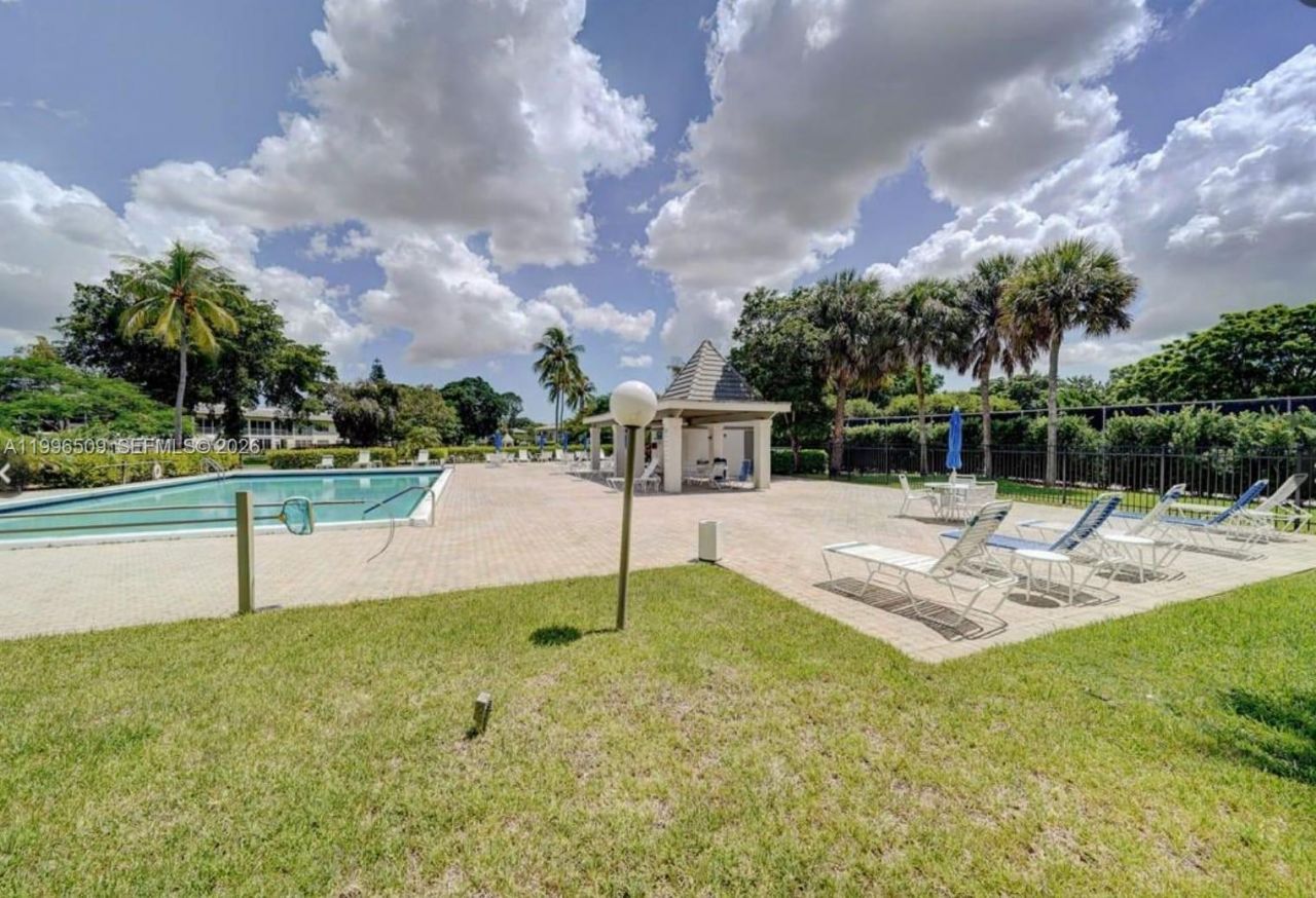 2703 Nassau Bnd, Unit E2, Coconut Creek, FL 33066 Photo