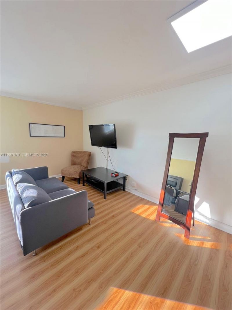 100 Lincoln Rd, Unit 1116, Miami Beach, FL 33139 Photo