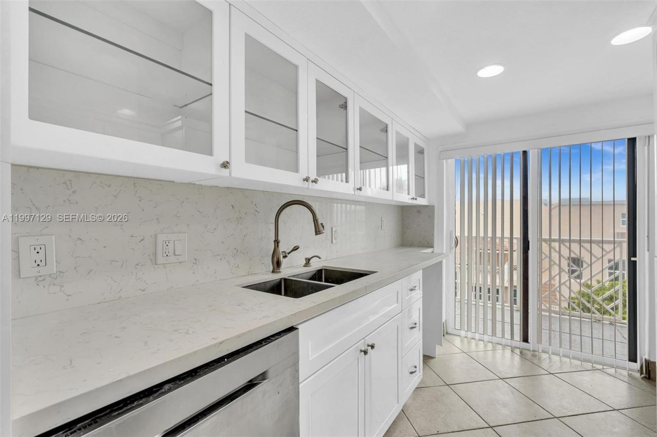 4144 El Mar Dr , Unit 11, Lauderdale by the Sea, FL 33308 Photo