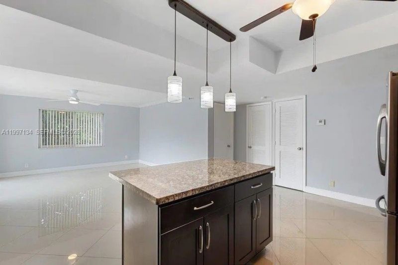 1400 NE 54th St, Unit 102, Fort Lauderdale, FL 33334 Photo