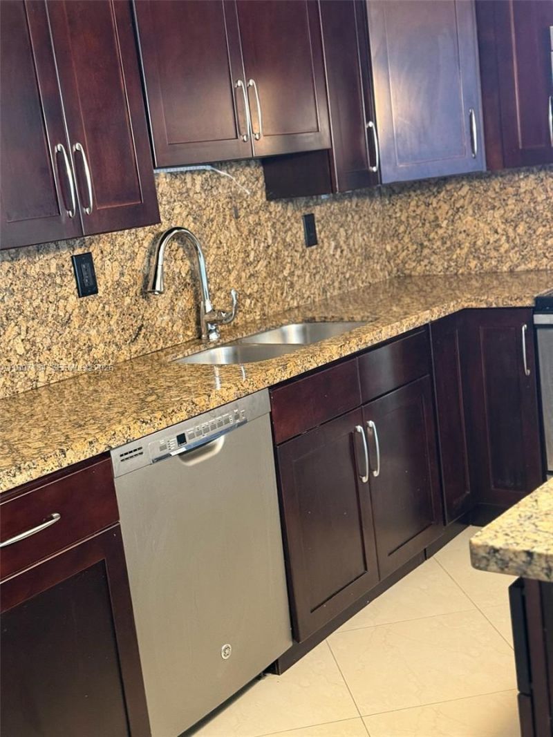 1400 NE 54th St, Unit 102, Fort Lauderdale, FL 33334 Photo