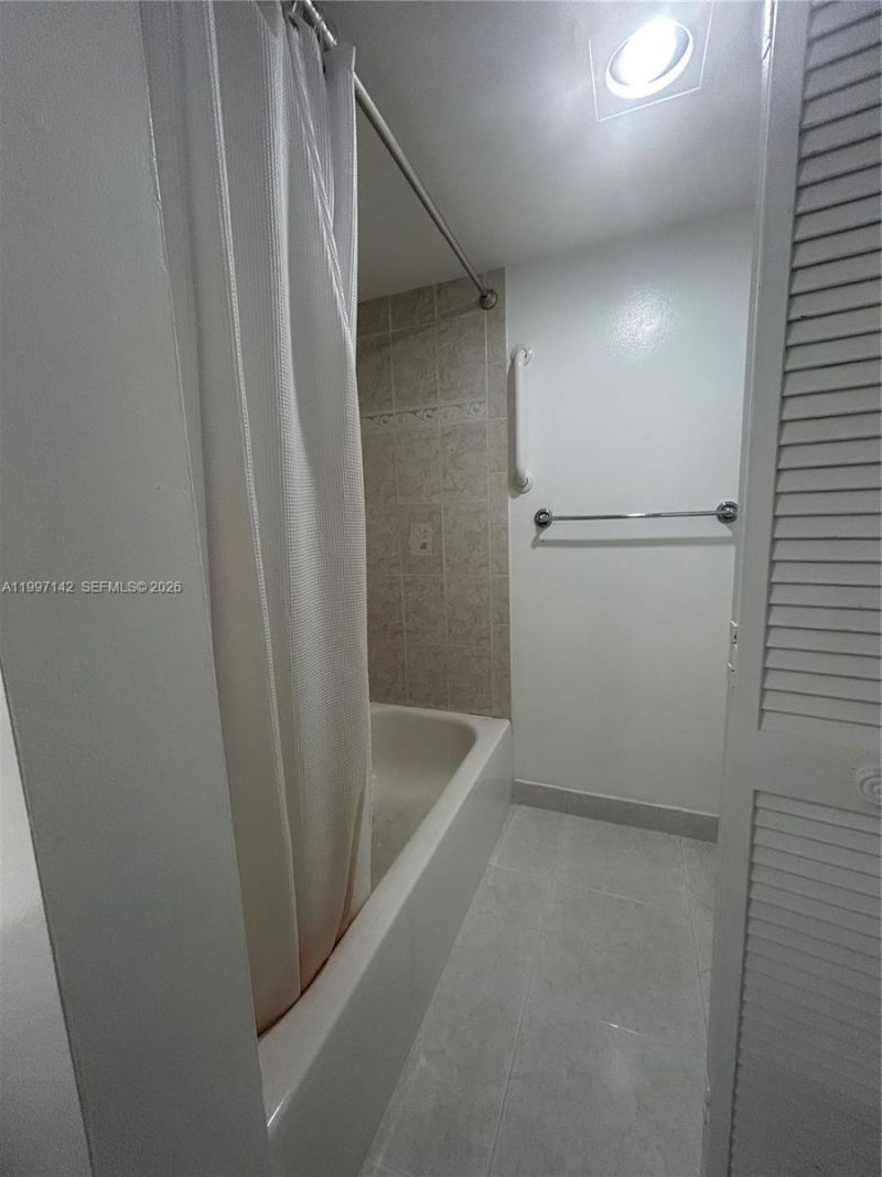 290 174th St, Unit 2115, Sunny Isles Beach, FL 33160 Photo