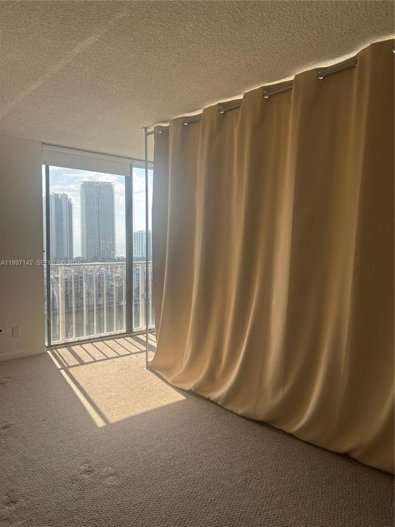 290 174th St, Unit 2115, Sunny Isles Beach, FL 33160 Photo