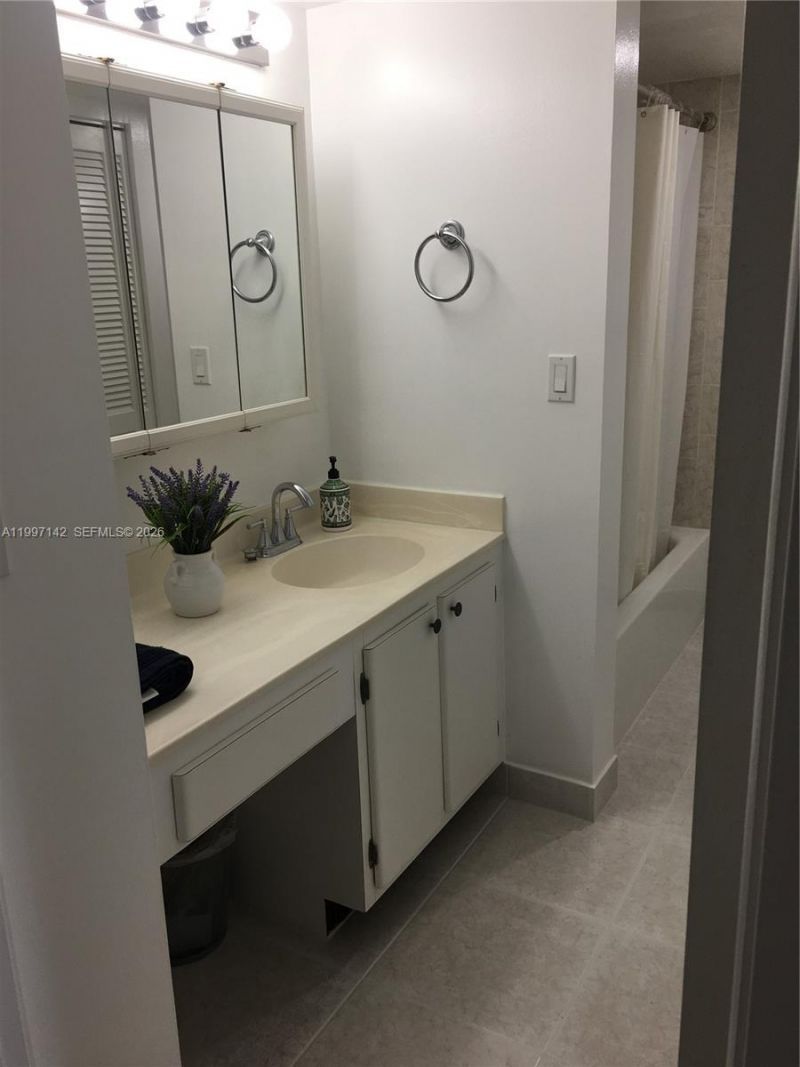 290 174th St, Unit 2115, Sunny Isles Beach, FL 33160 Photo