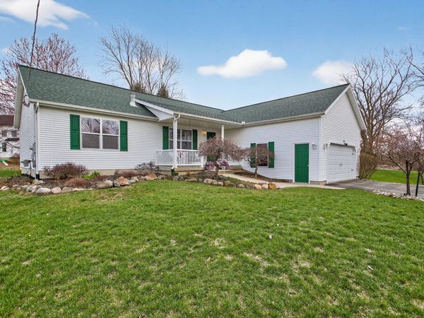 11085 Somerset Road, Cement City, MI 49233