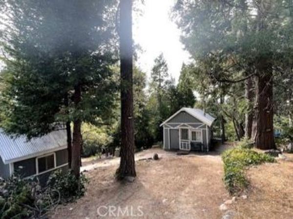 23752 Inspiration, Crestline, CA 92325