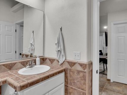 623 10th St, Davis, CA 95616 Photo