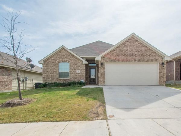 733 Poncho Lane, Fort Worth, TX 76052