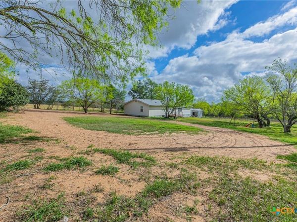 1767 Dowdy Road , Seguin, TX 78155