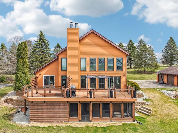 N8863 Jefferson Rd, Watertown, WI 53094