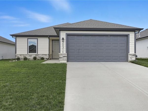 19443 Lincoln Street, Spring Hill, KS 66083