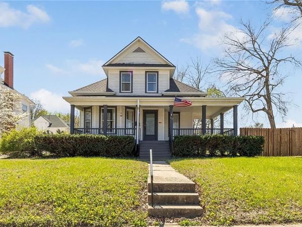 312 E Gay Street, Warrensburg, MO 64093