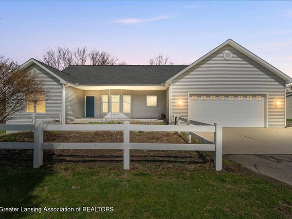 5859 Sleight Road, Bath, MI 48808