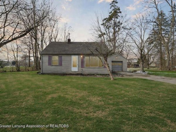 3724 Pleasant Grove Road, Lansing, MI 48910