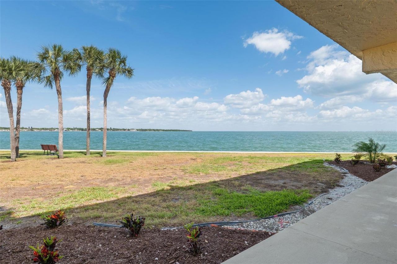 7540 Sunshine Skyway Lane S, Unit T35, Saint Petersburg, FL 33711 Photo