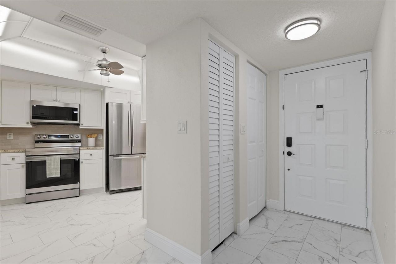 7540 Sunshine Skyway Lane S, Unit T35, Saint Petersburg, FL 33711 Photo