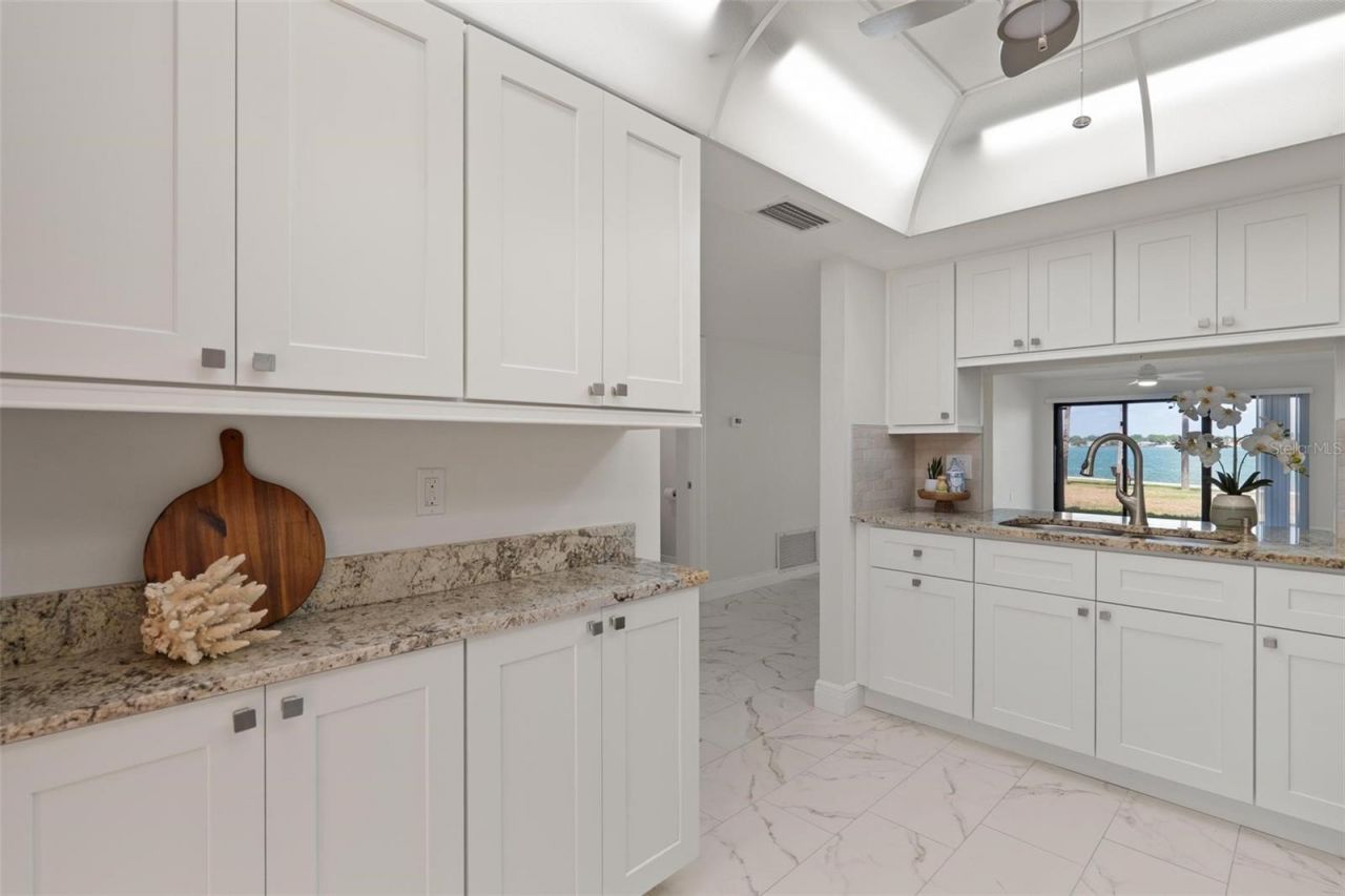 7540 Sunshine Skyway Lane S, Unit T35, Saint Petersburg, FL 33711 Photo