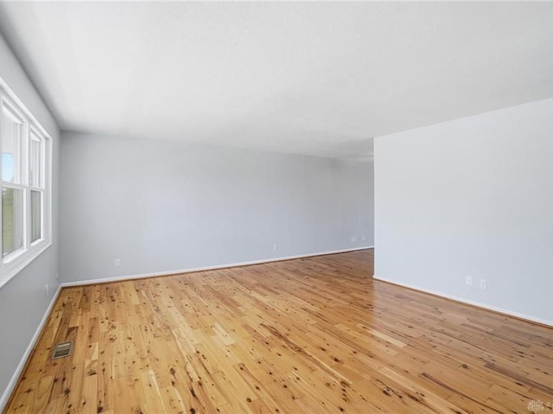 1331 Horizon Drive, Fairborn, OH 45324 Photo 6