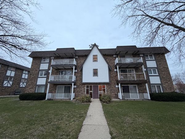 5850 W 87th Street, Unit 2A, Burbank, IL 60459