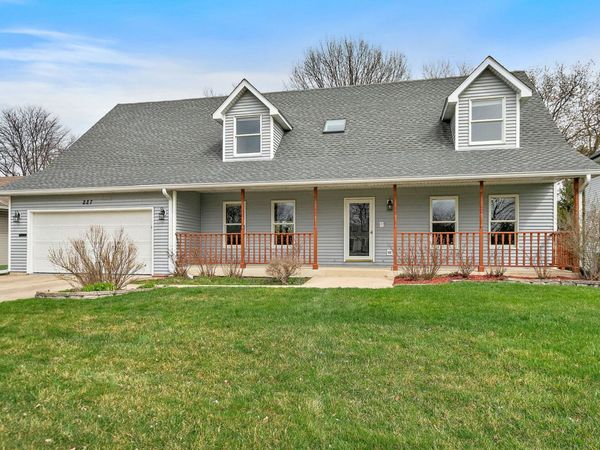 227 Lincoln Street, Schaumburg, IL 60194