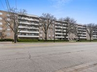 6400 N Cicero Avenue, Lincolnwood, IL 60712 primary photo