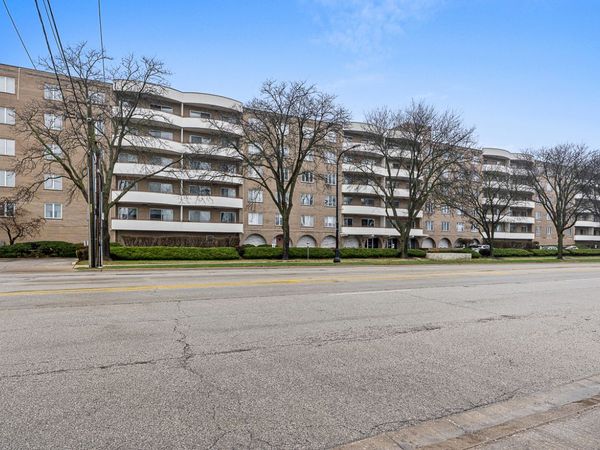 6400 N Cicero Avenue, Unit 611, Lincolnwood, IL 60712