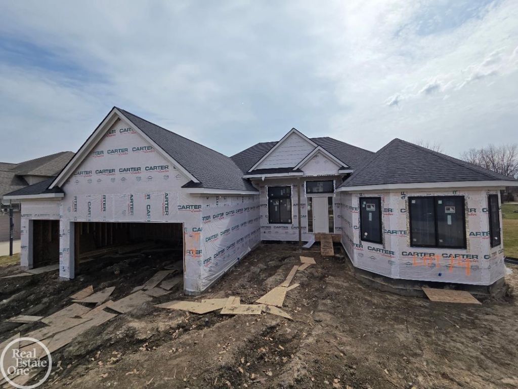 27176 Oxbow Lake Drive, Chesterfield, MI 48051 Main Photo