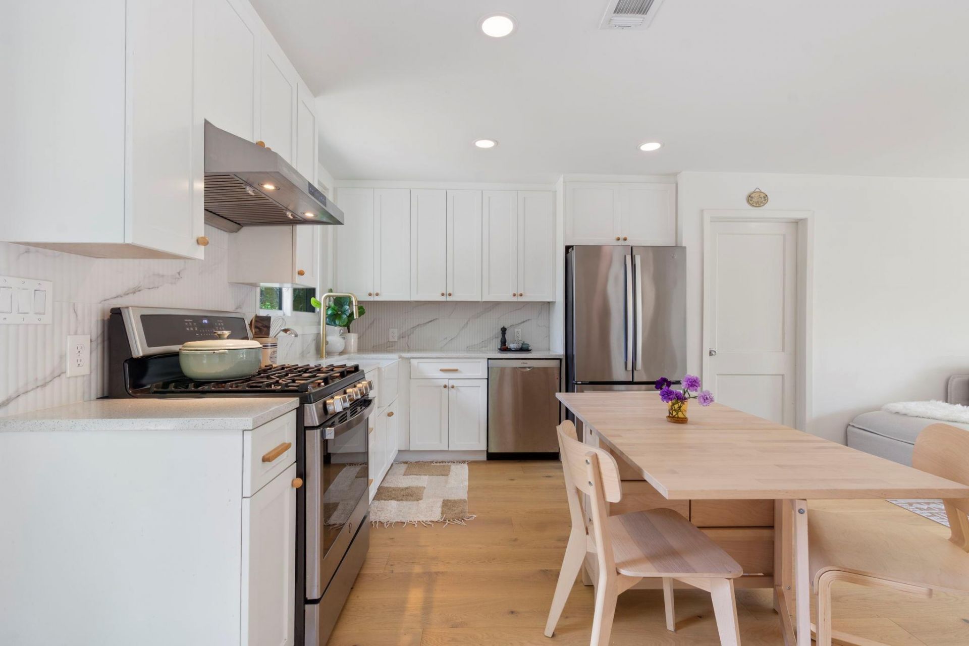 1610 Corona Dr, Austin, TX 78723 Main Photo