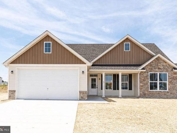 40 GLENAIRE ROAD , BUNKER HILL, WV 25413