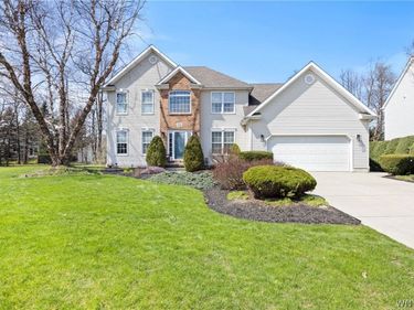 16 Buckingham Court, Lancaster, NY 14086