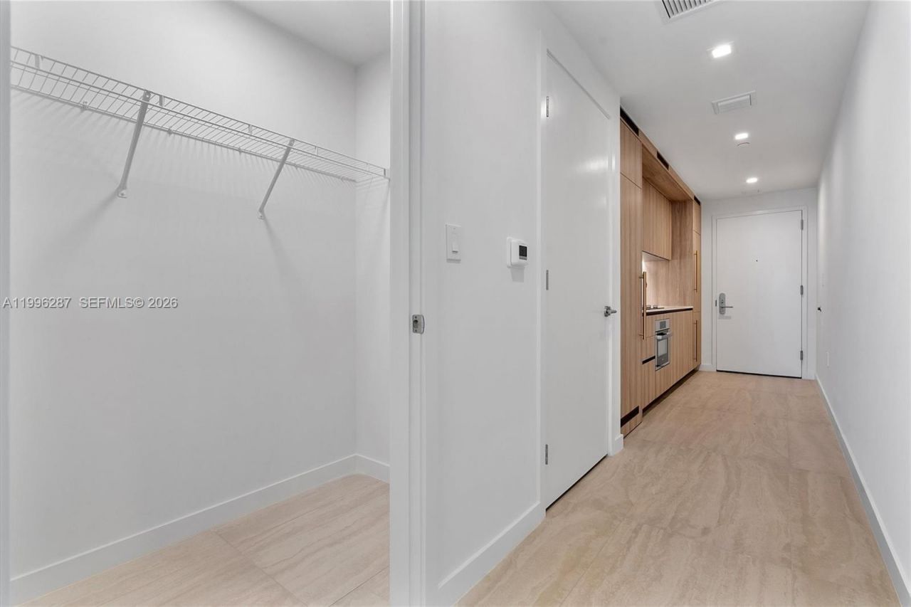 77 SE 5th Street, Unit 3004, Miami, FL 33131 Photo