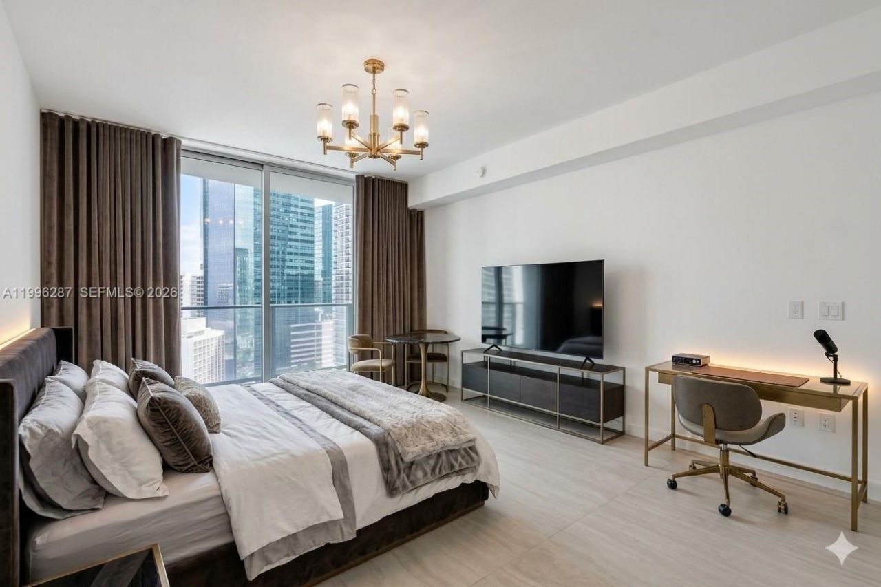 77 SE 5th Street, Unit 3004, Miami, FL 33131 Photo