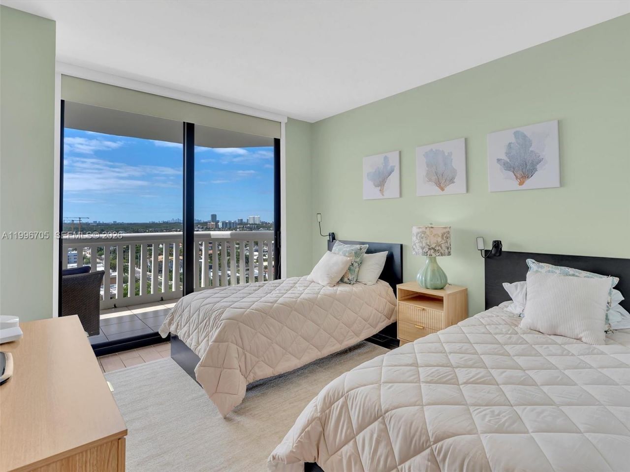 2000 Island Blvd, Unit 1203, Aventura, FL 33160 Photo