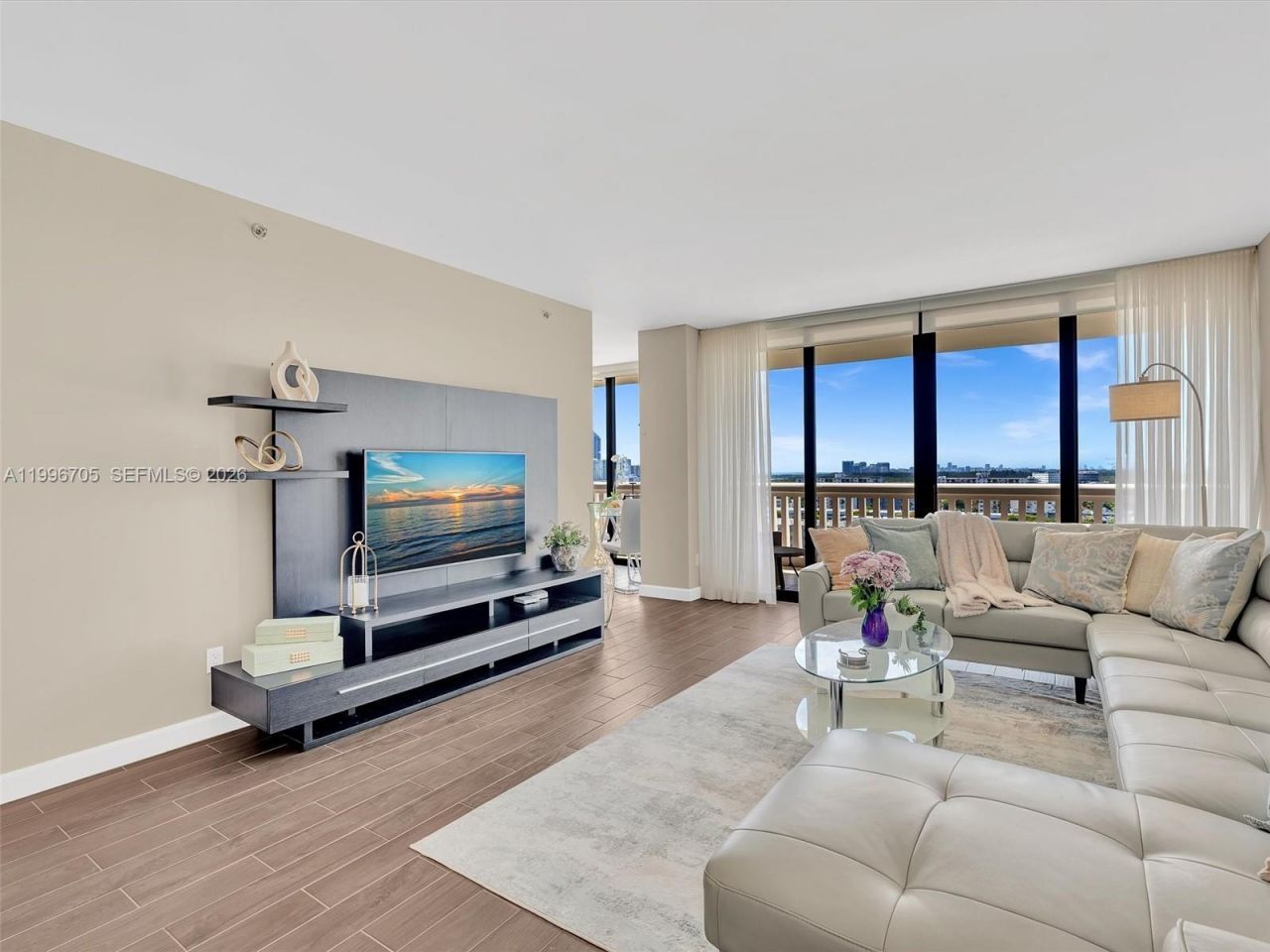 2000 Island Blvd, Unit 1203, Aventura, FL 33160 Photo