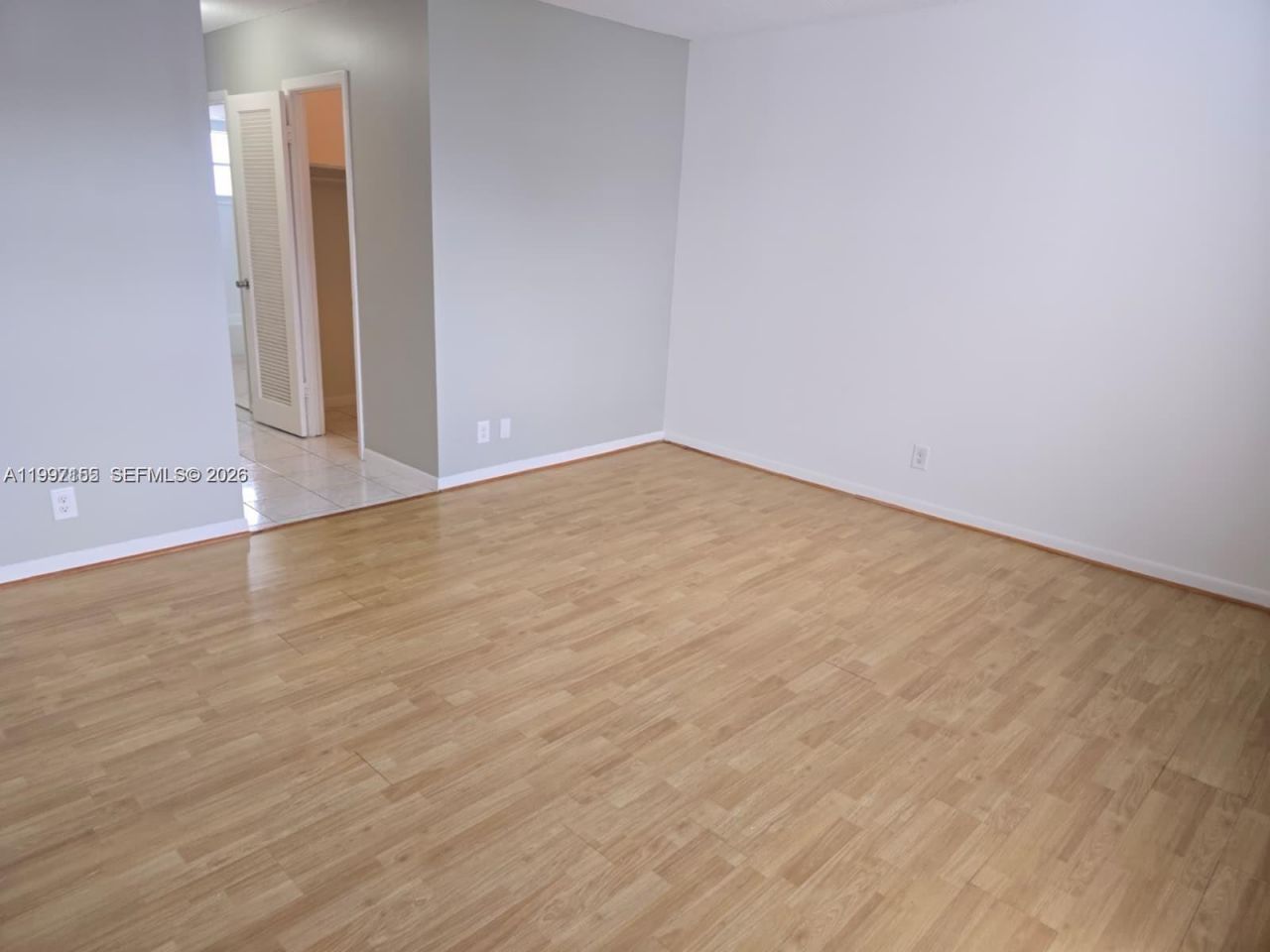 320 NE 12th Ave, Unit 703, Hallandale Beach, FL 33009 Photo