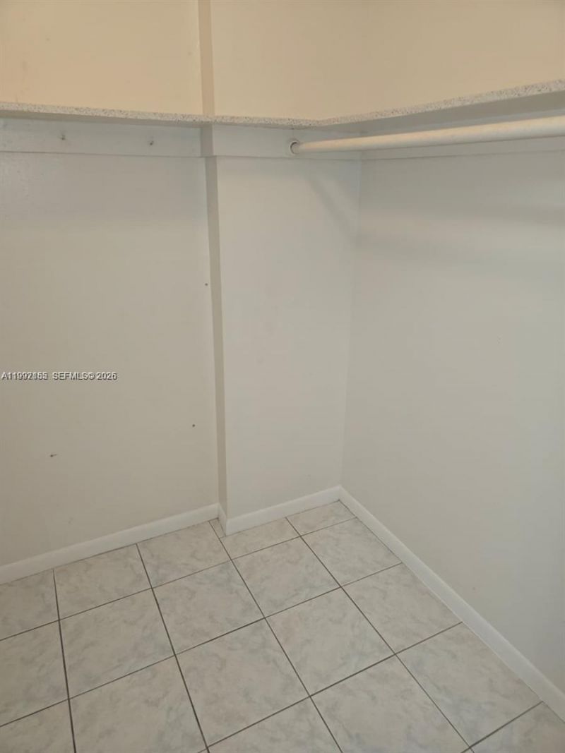 320 NE 12th Ave, Unit 703, Hallandale Beach, FL 33009 Photo