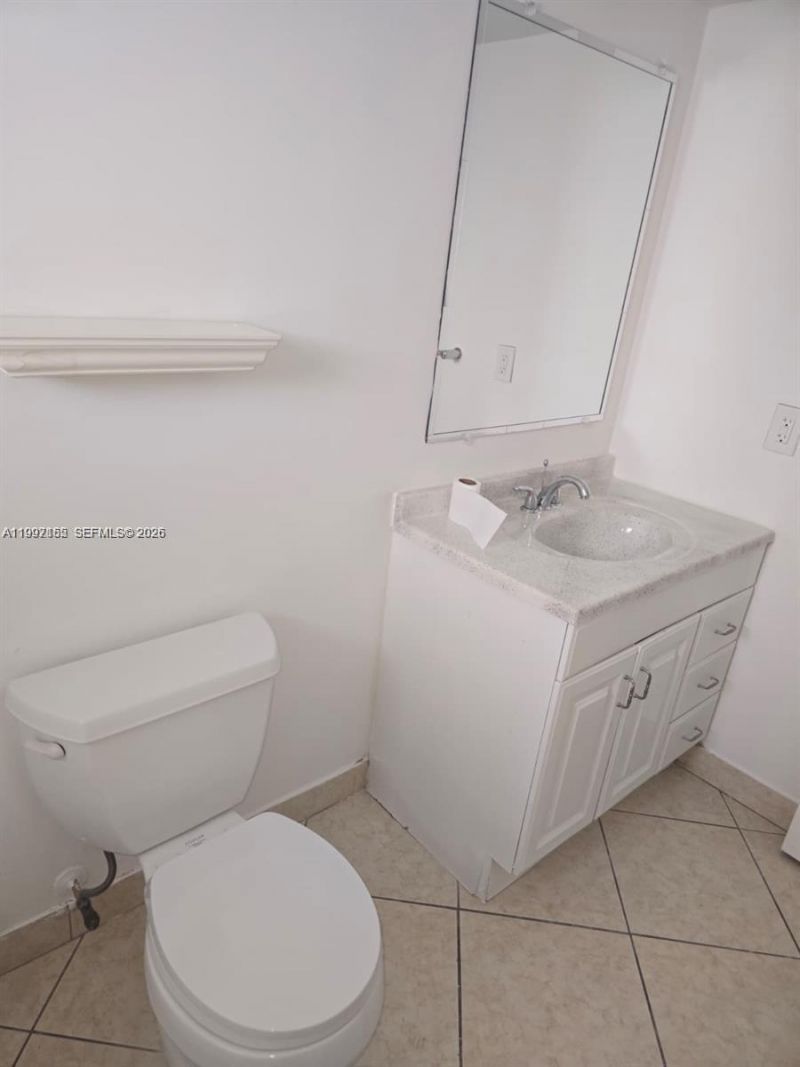 320 NE 12th Ave, Unit 703, Hallandale Beach, FL 33009 Photo