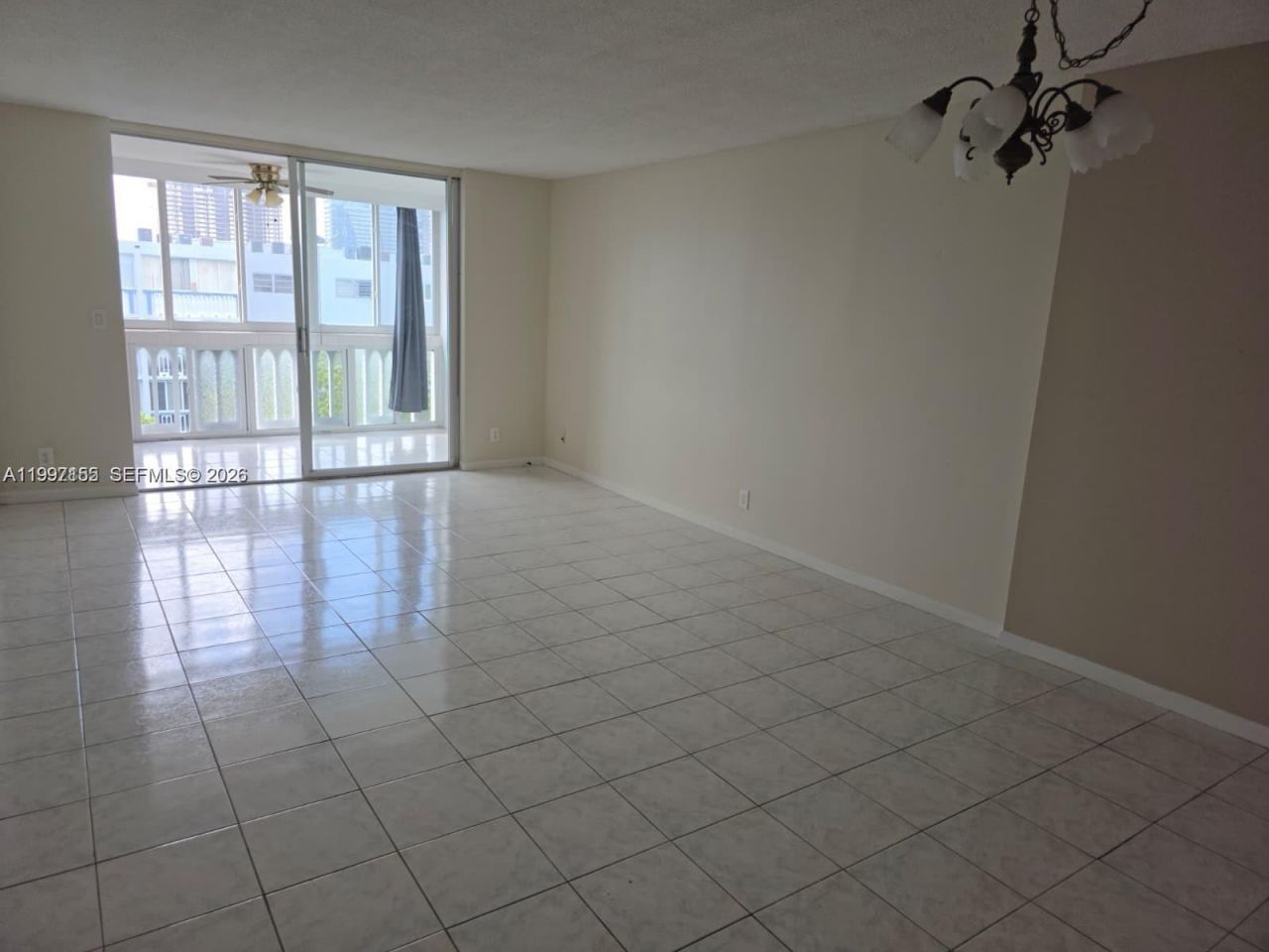 320 NE 12th Ave, Unit 703, Hallandale Beach, FL 33009 Photo