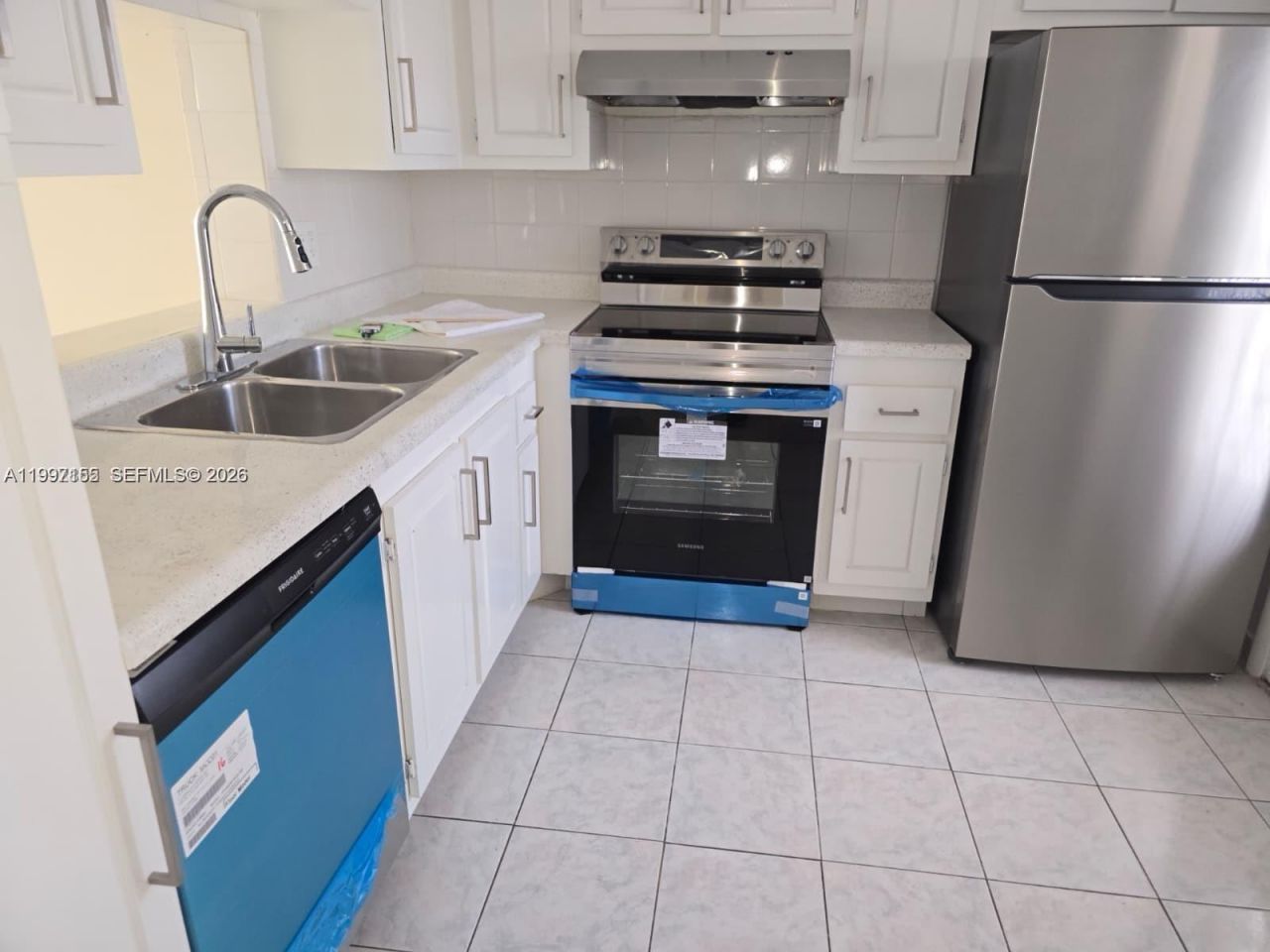 320 NE 12th Ave, Unit 703, Hallandale Beach, FL 33009 Photo