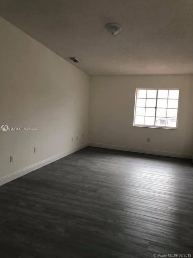 2246 W 74th St, Unit 202-10, Hialeah, FL 33016 Photo