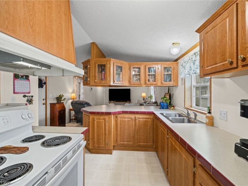 19 Brookins Drive , Olmsted Falls, OH 44138 Photo 11