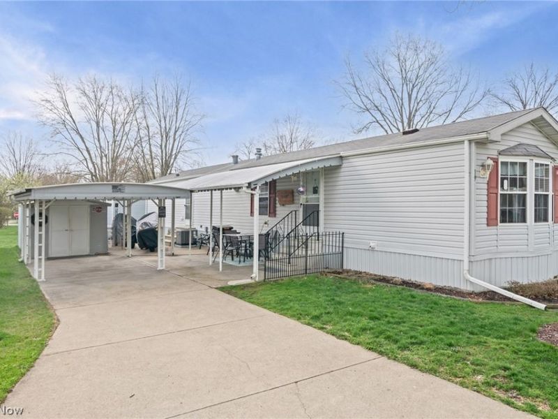 19 Brookins Drive , Olmsted Falls, OH 44138 Photo 2