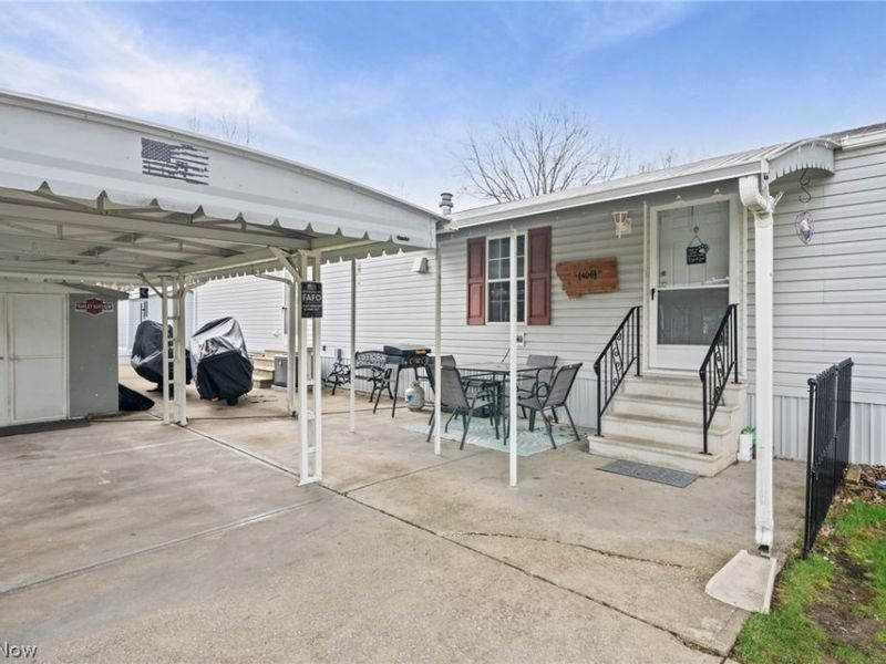 19 Brookins Drive , Olmsted Falls, OH 44138 Photo 3