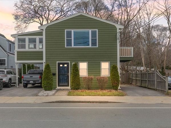 333 Merrimac St, Unit 1, Newburyport, MA 01950