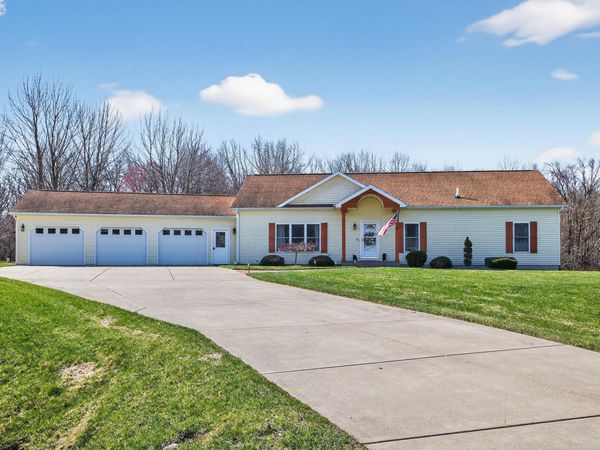 12201 Dylan Lane, Parma, MI 49269